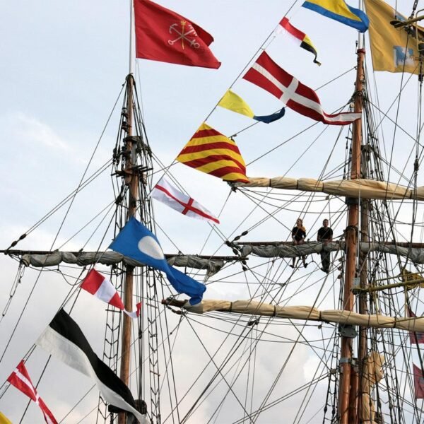 Signal-Flags-on-Ship